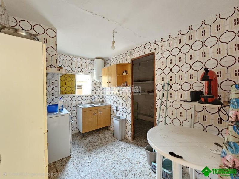 Foto 49931f62-33b7-49d2-8fc2-bff2877cd940. Casa aparellada a Balazote