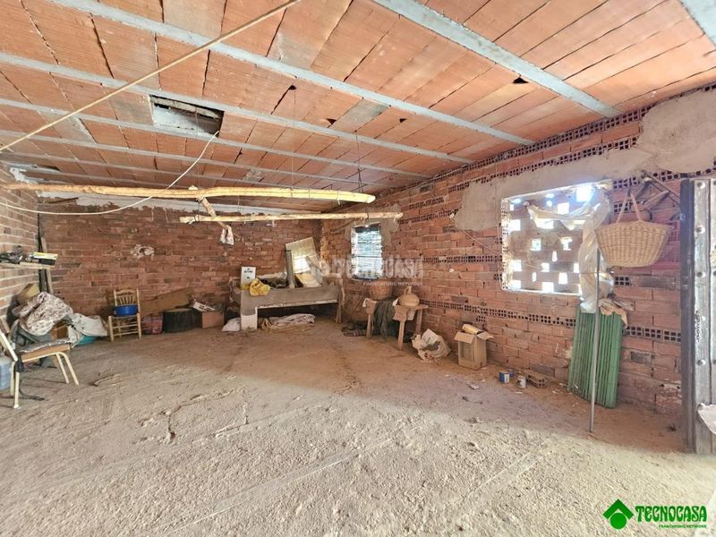 Foto 5d8ae674-b413-4f40-bcbc-b53a77bc108a. Casa aparellada a Balazote
