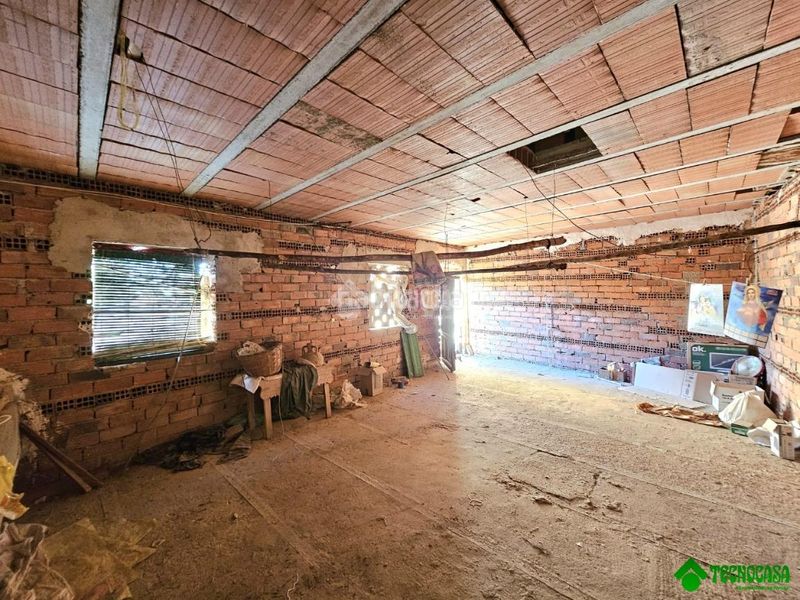 Foto 781f086e-a2f2-400b-bebd-bb536a7c4e55. Casa aparellada a Balazote