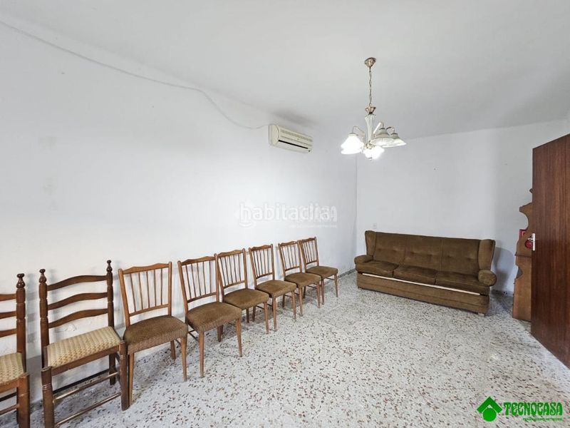 Foto cd5a22b9-ad8b-4637-9b6b-03f274fc4c16. Casa aparellada a Balazote