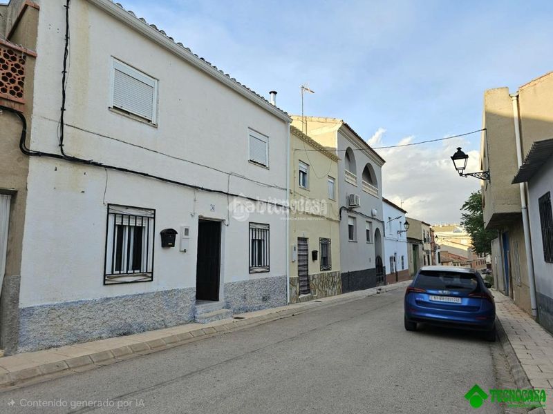 Foto fb8f8842-33d5-4ab3-ad59-57d2f5db127c. Casa aparellada a Balazote