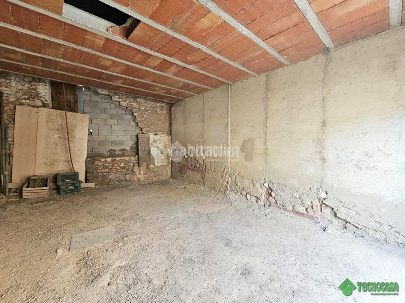 Foto 91629498-a0fe-47c4-a284-c4b0915b3f51. Casa aparellada amb aparcament a Balazote