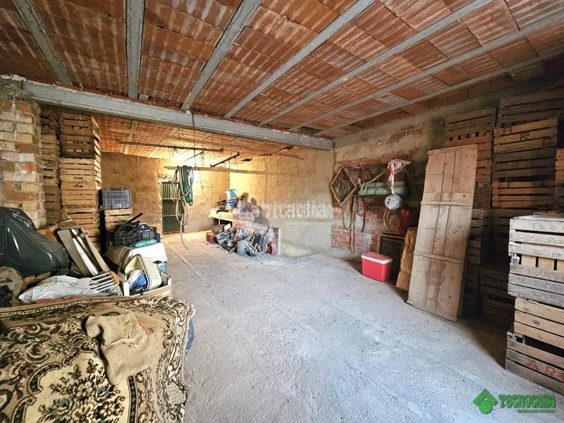 Foto bbe32be7-1e7a-450e-b34a-307ccbb84ad8. Casa aparellada amb aparcament a Balazote