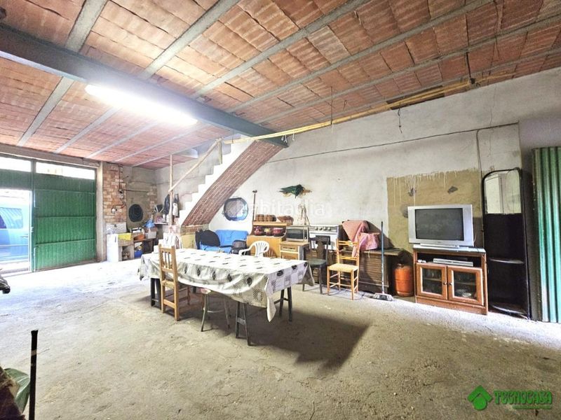 Foto bd04ba79-a87e-4354-bf70-e515aced7209. Casa aparellada amb aparcament a Balazote