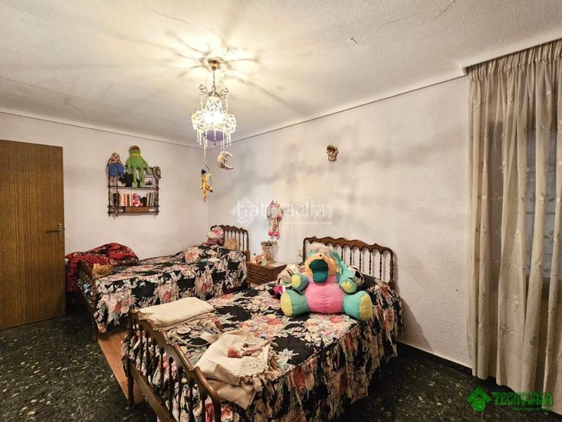 Foto 341f80c1-eb76-4cc9-bd7e-8c0d399fa741. Casa aparellada a Balazote