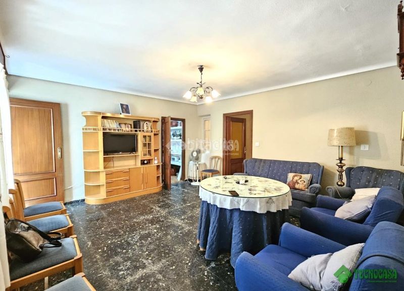 Foto b38ab3b3-1785-4db3-8ee7-9d2ff0b50a90. Casa aparellada a Balazote