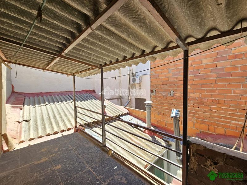 Foto c040bbdd-3393-4355-a97f-0dbf84abcf2c. Casa aparellada a Balazote