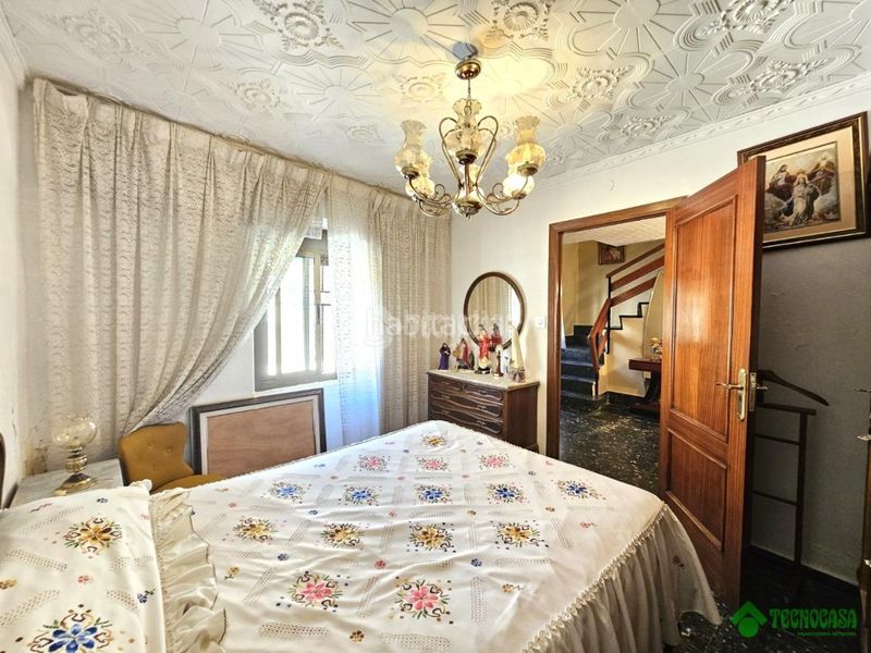 Foto c99221de-f155-4804-8d17-9ce178b75157. Casa aparellada a Balazote