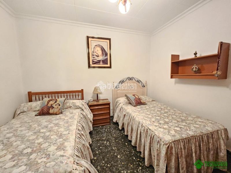 Foto df88f314-48f9-4b63-854c-a5b0757f0620. Casa aparellada a Balazote