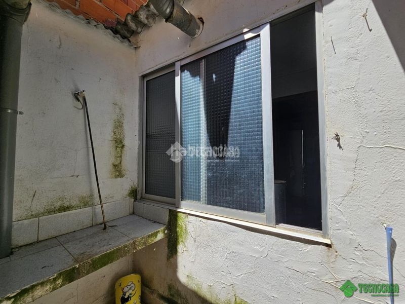 Foto ea102c74-10c5-45d0-8b24-278c37e600f0. Casa aparellada a Balazote