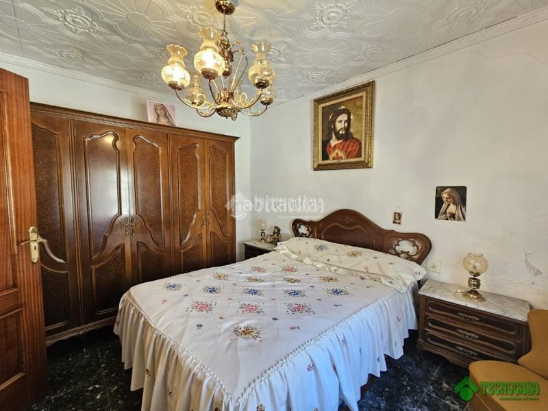 Foto faecfaa6-8e72-4c79-b086-ec9e9e10a078. Casa aparellada a Balazote