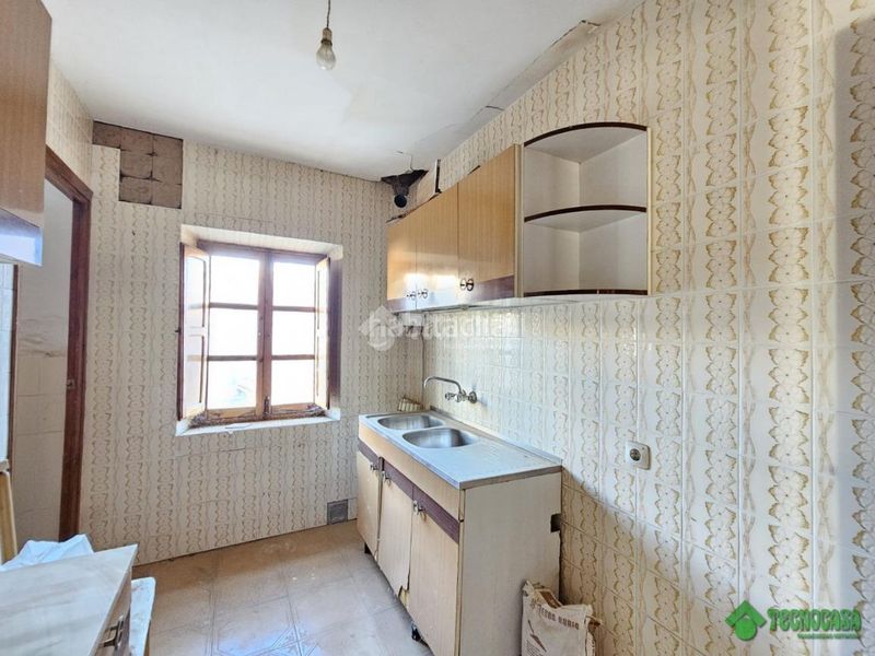 Foto 05653b71-9d76-454c-85a6-7668ae1e6d04. Casa aparellada a Balazote