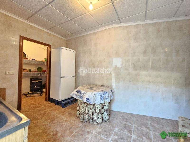 Foto 20e14c87-7589-48f2-ab51-8cc283d5e21c. Casa aparellada a Balazote