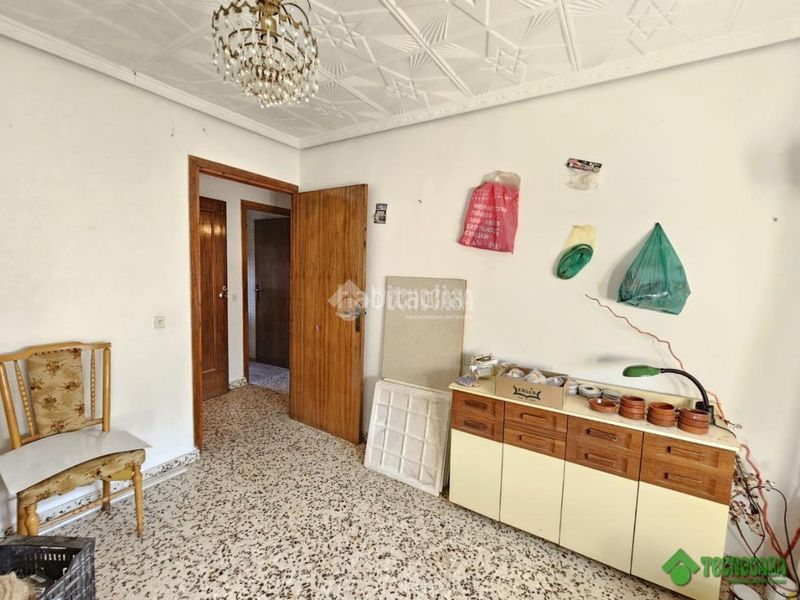 Foto a4126ce6-dc10-44aa-a013-550958993bf9. Casa aparellada a Balazote