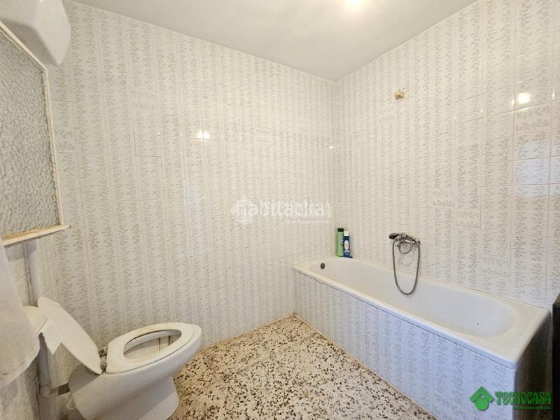 Foto b0878e62-5794-45ab-bbbc-9439bfa59a87. Casa aparellada a Balazote