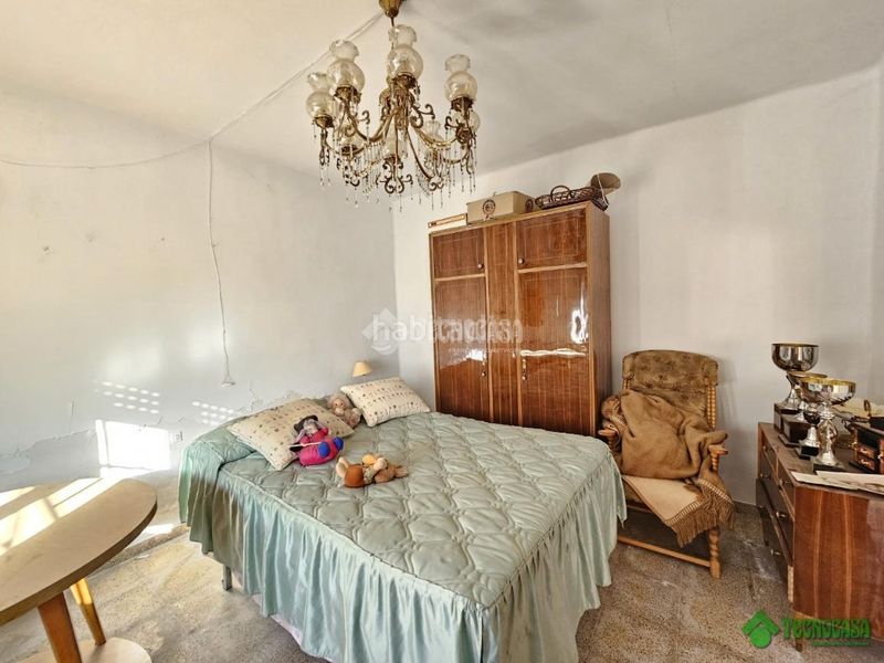 Foto c0cfbec6-bfba-4331-9e1b-6fa4032656b8. Casa aparellada a Balazote