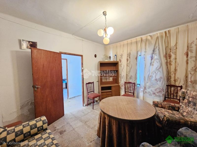 Foto c4be8351-f177-4a6e-9934-13adf869990f. Casa aparellada a Balazote