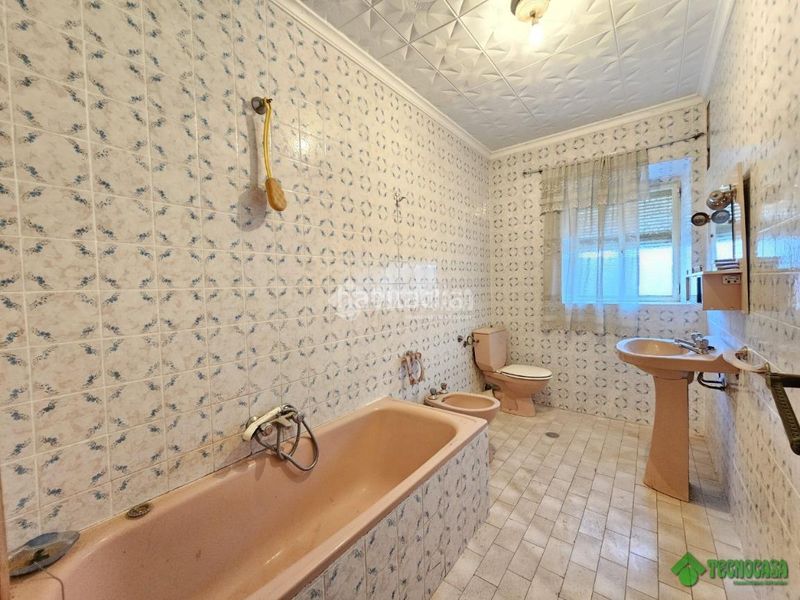 Foto c55ecd8d-9972-4c30-842b-4c824dfabf07. Casa aparellada a Balazote