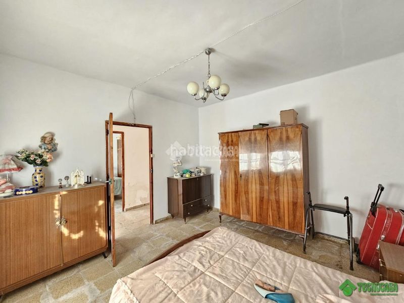Foto c7ec7592-33e0-4883-99f5-da6b47563ab2. Casa aparellada a Balazote