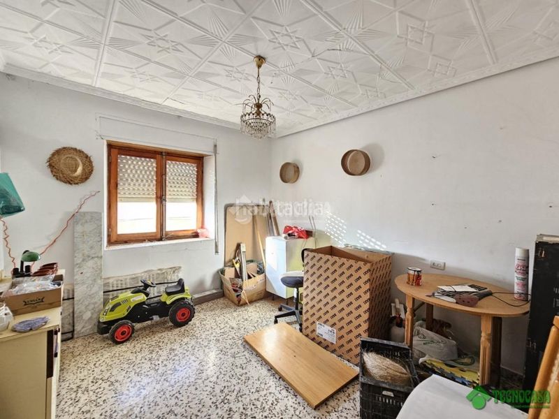 Foto cea43b86-f460-47ac-94d8-a3b0d28640bc. Casa aparellada a Balazote