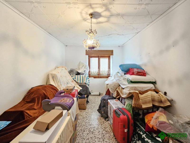 Foto e8d0eec5-d52d-4470-b892-da149478aeea. Casa aparellada a Balazote