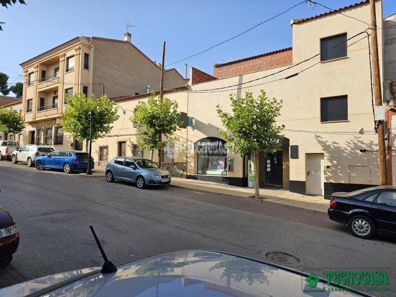 Foto eddb6921-6493-40a2-ac34-44b9fb70cde2. Pis amb aparcament a Balazote