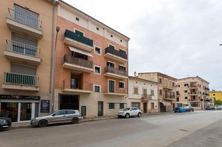 Pis  Carrer de manacor. Piso con parking y ascensor en campos