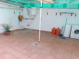 Planta baixa  Carrer pere oliver domenge. Vivienda en semisótano con patio ubicada en el fortí