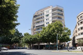 Piso  Forti. Piso amplio con ascensor y parking en zona céntrica de palma.