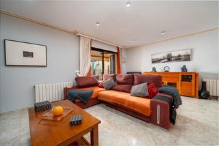 Casa adossada a Carrer Baix Ordinas