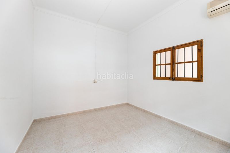 Foto f529d40b-7cea-4cdb-a543-6423f6d453af. Casa amb aparcament a S´Arenal Palma de Mallorca
