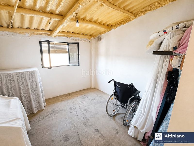 Foto 5791ea04-e28b-4193-81f2-ce138ce289ed. Casa amb xemeneia a Baza