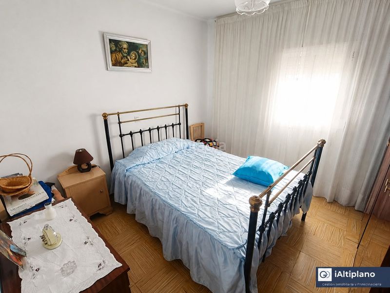Foto 6954cf18-a143-46f8-9717-73d6a8498104. Casa amb xemeneia a Baza