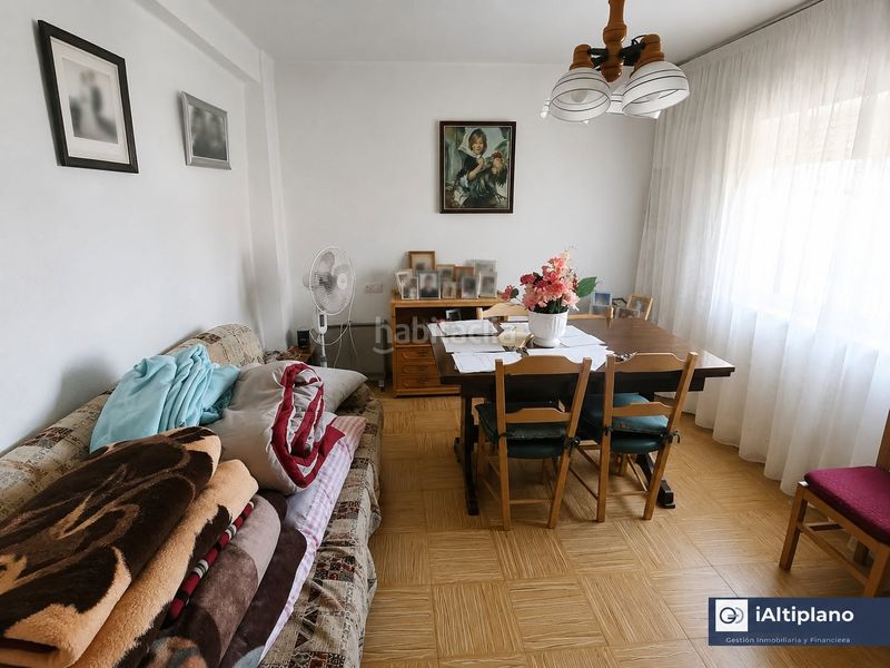 Foto b84d5f28-4484-4121-8310-75b3f728e8ec. Casa amb xemeneia a Baza