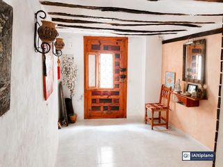 Semi detached house  Callejón cojo mojón. Casa adosada en zona santiago en baza. 58.000€