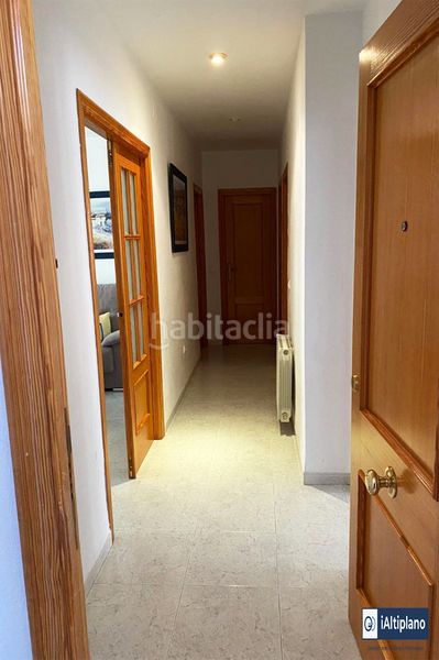 Foto d5d85874-d18f-4610-adec-b99e90b5e1e5. Pis amb calefacció aparcament a Baza