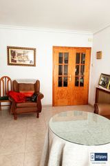 Pis a Baza. Amplio piso céntrico en baza con ascensor