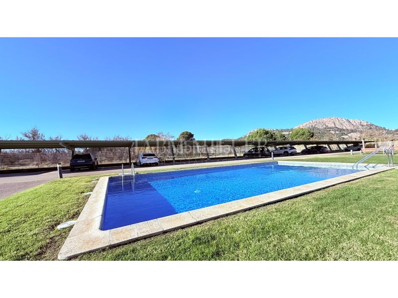 Foto 1516ebb8-d268-4ade-9b67-1377a2a38b3d. Planta baixa amb aparcament piscina a Els Griells Estartit