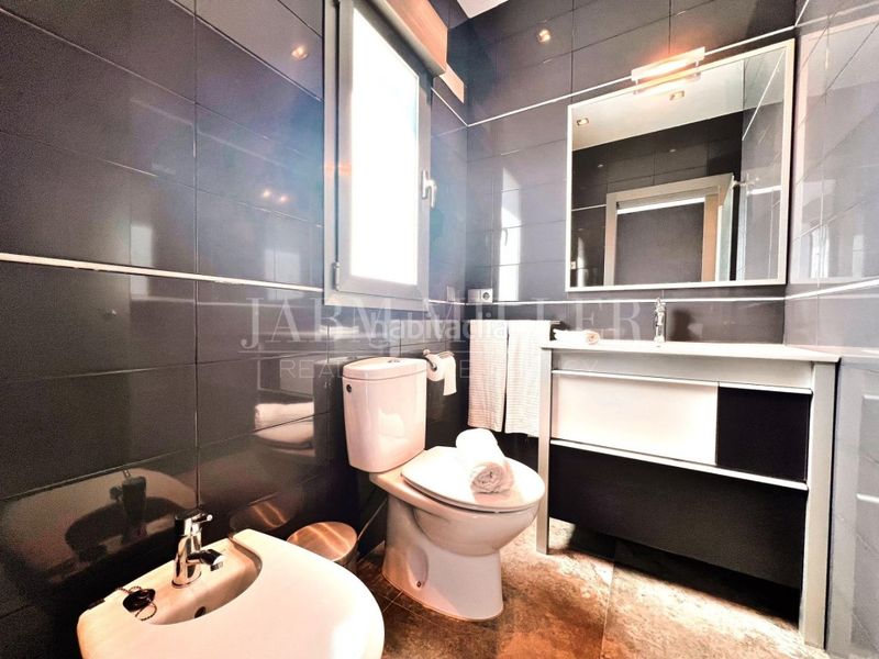 Foto 0937b658-fc03-4e6f-99fd-60c267028af2. Casa amb calefacció aparcament piscina a Yecla