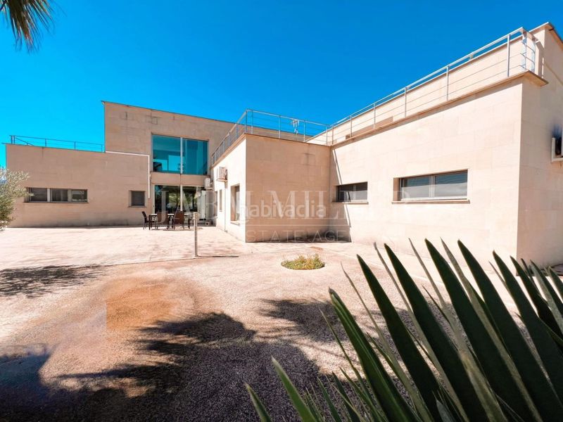 Foto 345ce1b6-9525-4994-b02d-23c356c7f8e5. Casa amb calefacció aparcament piscina a Yecla