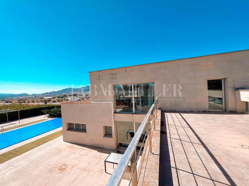 Foto 3c842e0e-d0cd-4a58-bc2a-83ff7cbc62c9. Casa amb calefacció aparcament piscina a Yecla