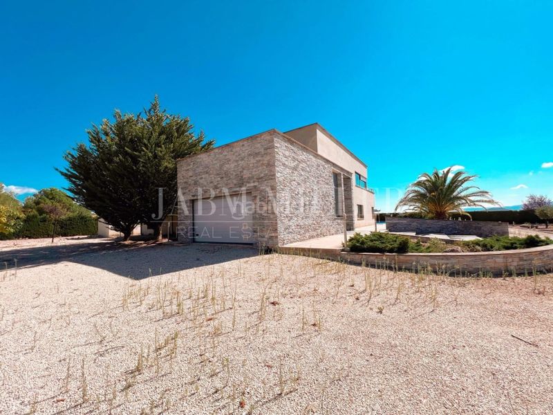 Foto 8dd5ea89-ccaa-475a-9287-69d79233e310. Casa amb calefacció aparcament piscina a Yecla