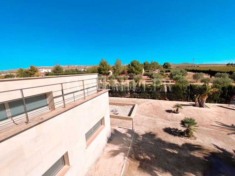 Foto 9c93acfc-7550-47f7-b89a-5126a3434934. Casa amb calefacció aparcament piscina a Yecla