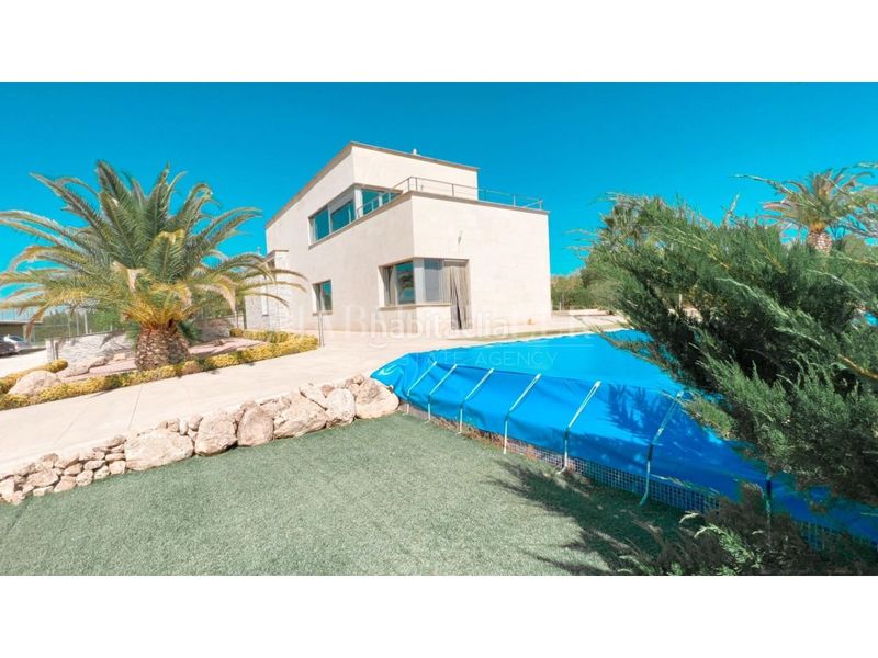 Foto b07e8f54-247e-4543-baa1-10365f3b6e99. Casa amb calefacció aparcament piscina a Yecla