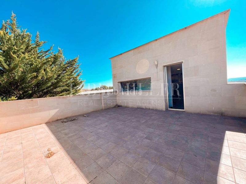 Foto b8dbd09b-1652-466a-94a5-c34c8d07a0b1. Casa amb calefacció aparcament piscina a Yecla