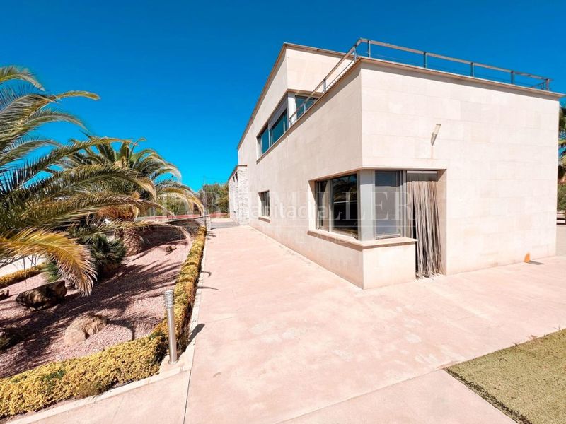 Foto dca4430c-36f3-4384-9459-f206d67855f4. Casa amb calefacció aparcament piscina a Yecla