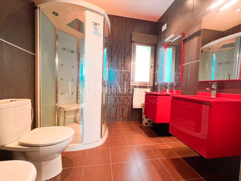 Foto e1d3cadd-5058-426a-8cc6-45677ebc46ef. Casa amb calefacció aparcament piscina a Yecla