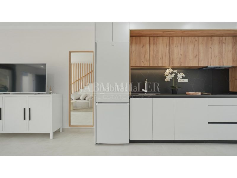Foto 52847d1d-3cef-45e7-bb4d-a3499526fb0e. Casa adossada amb aparcament a Cox