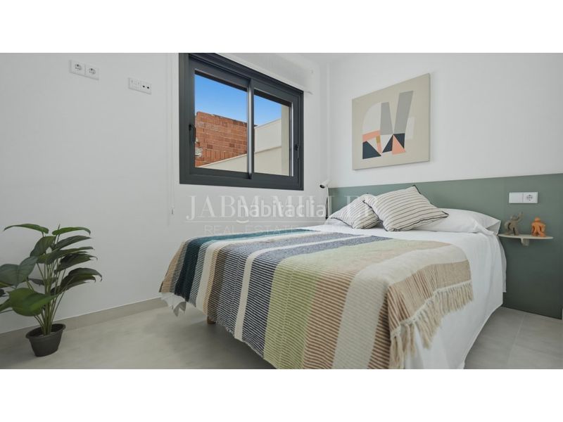 Foto 551c2272-efde-4b8f-b23f-723598e9cfe6. Casa adossada amb aparcament a Cox