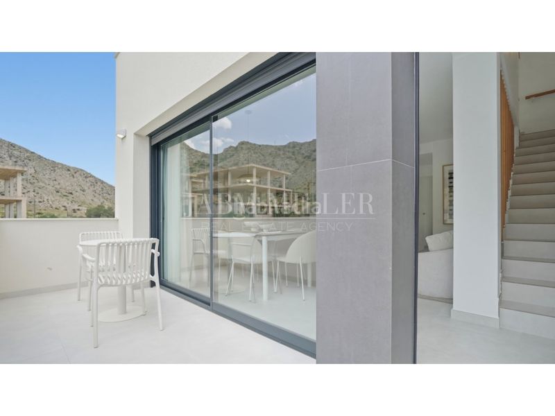 Foto b3f2c18b-ef76-4748-a204-bf02426c6c3d. Casa adossada amb aparcament a Cox